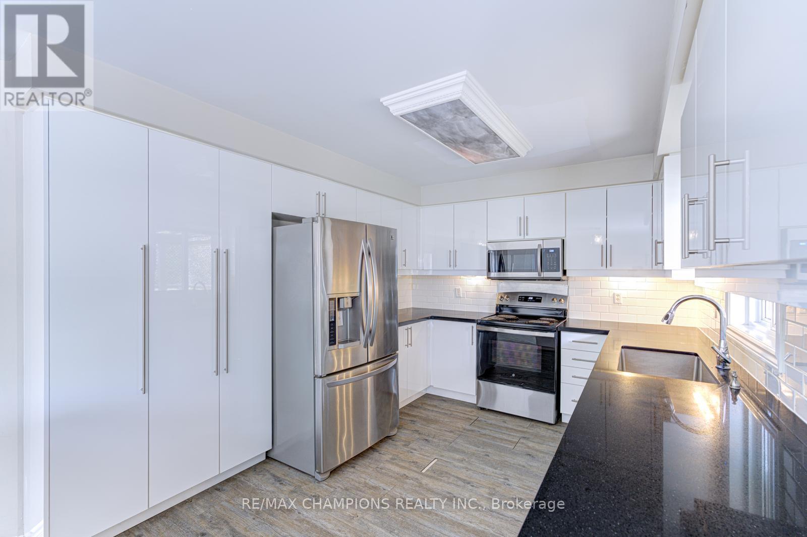 20 Bell Street, Barrie, Ontario  L4N 0J2 - Photo 18 - S12690152