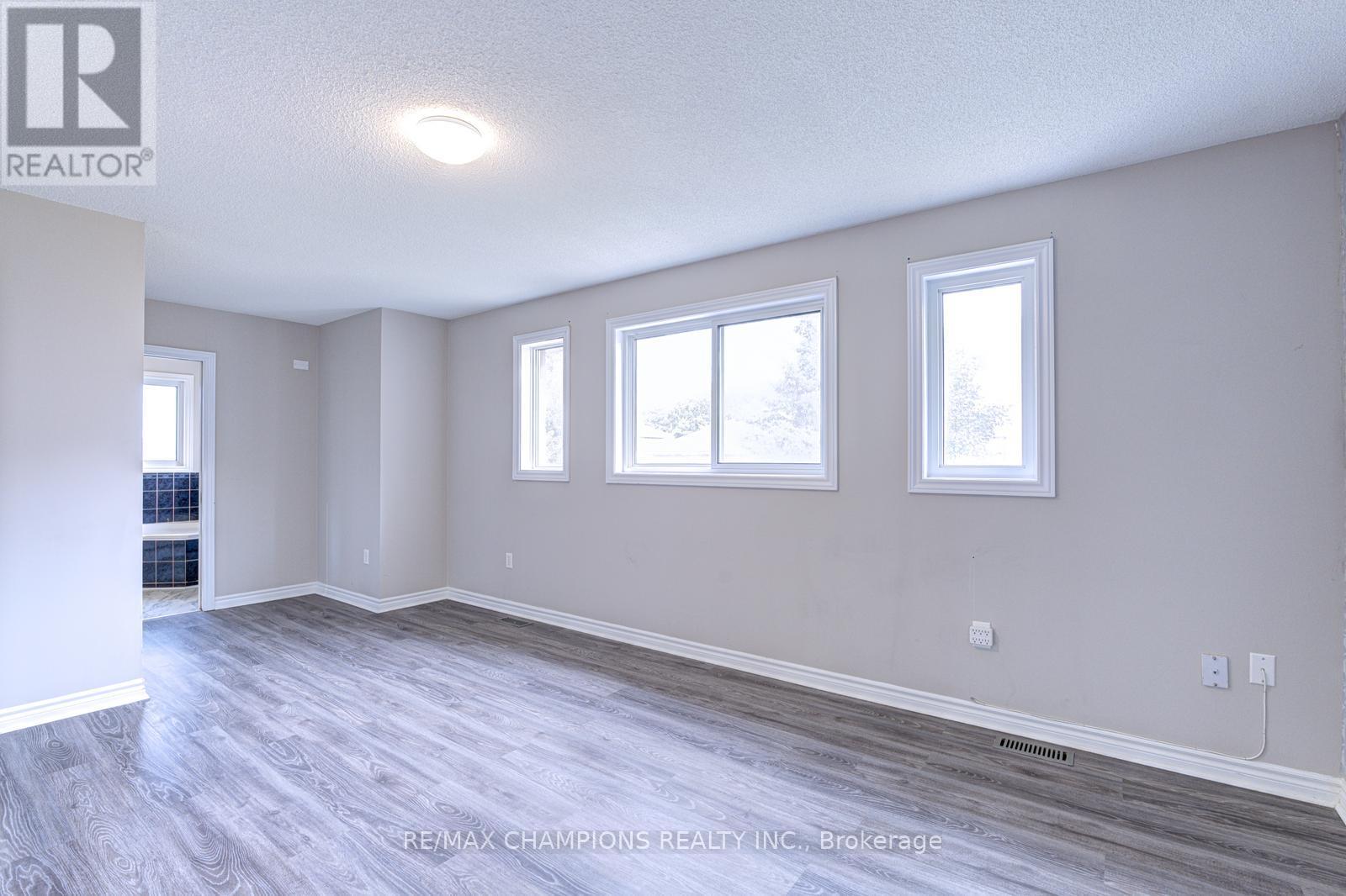 20 Bell Street, Barrie, Ontario  L4N 0J2 - Photo 25 - S12690152