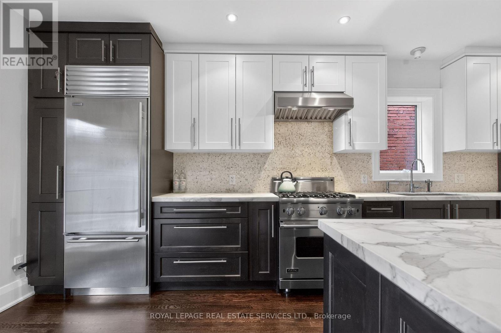 396 Durie Street, Toronto (Runnymede-Bloor West Village), Ontario  M6S 3G4 - Photo 18 - W12912340