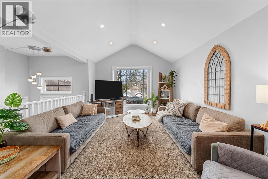 3888 Aristotle Crescent, Windsor, Ontario  N9G 2N9 - Photo 7 - 26006075