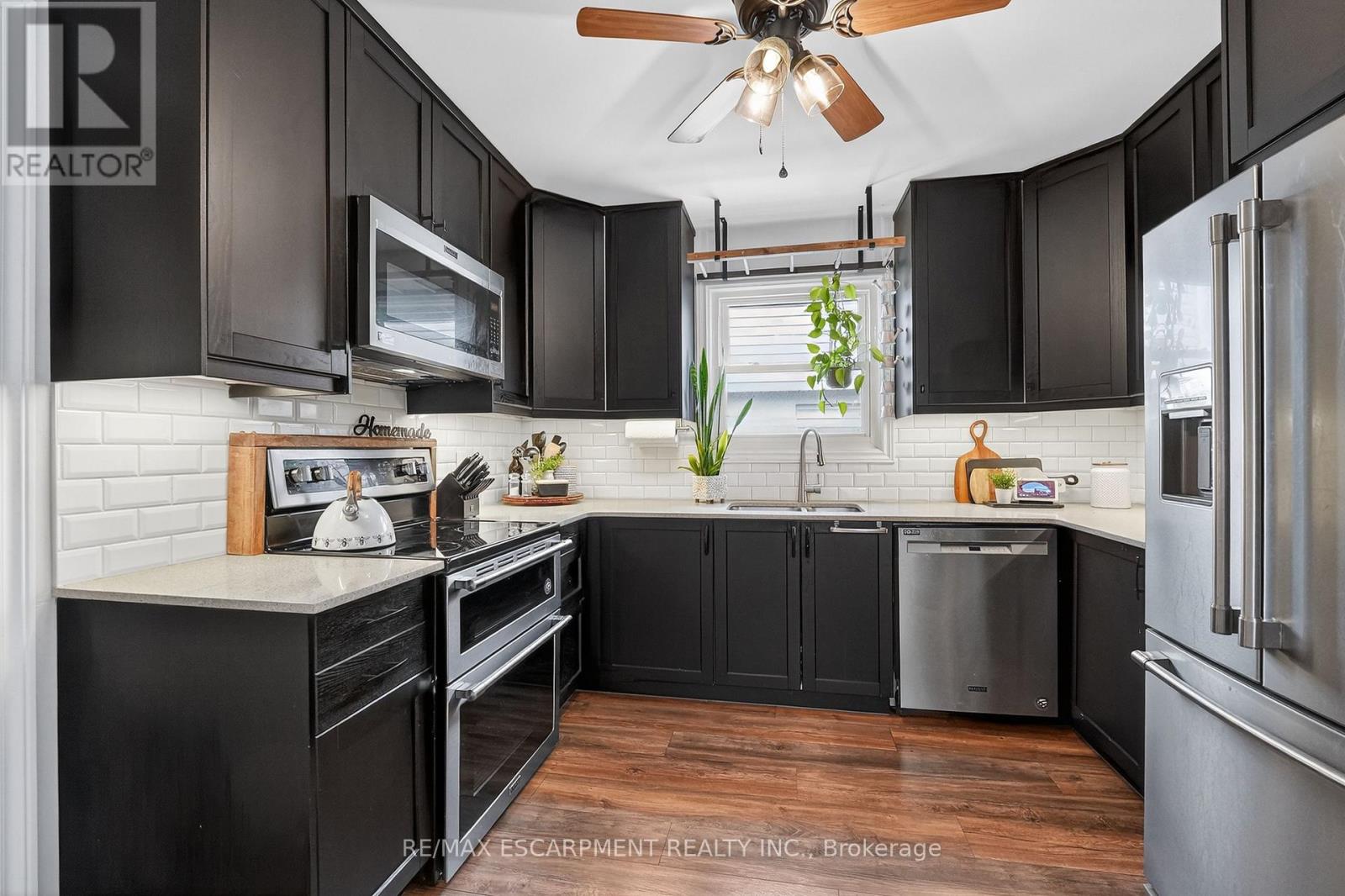 290 East 43rd Street, Hamilton, Ontario  L8T 3C7 - Photo 8 - X12827634