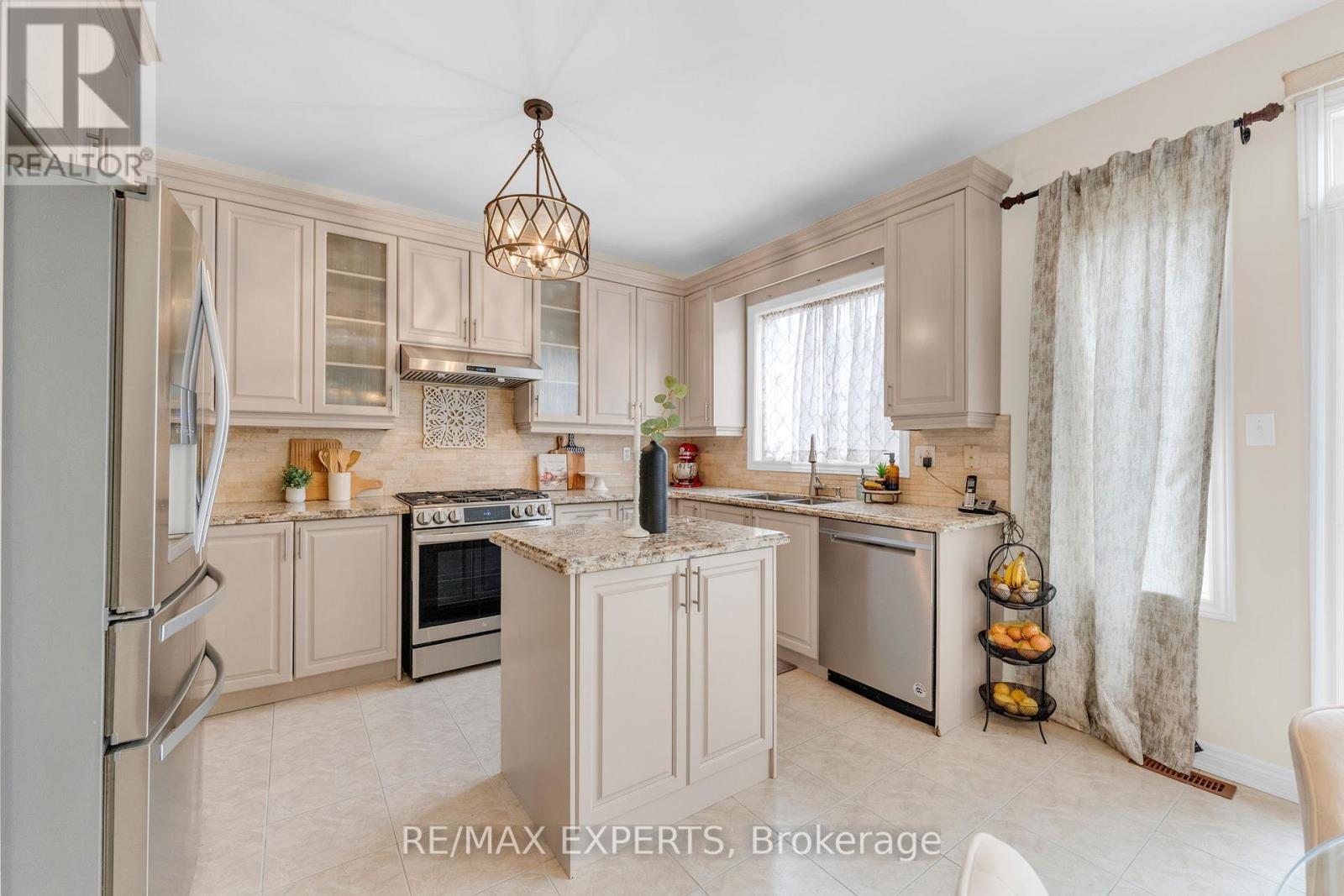 13 Villagewood Street, Brampton (Bram East), Ontario  L6P 2C3 - Photo 16 - W12914064