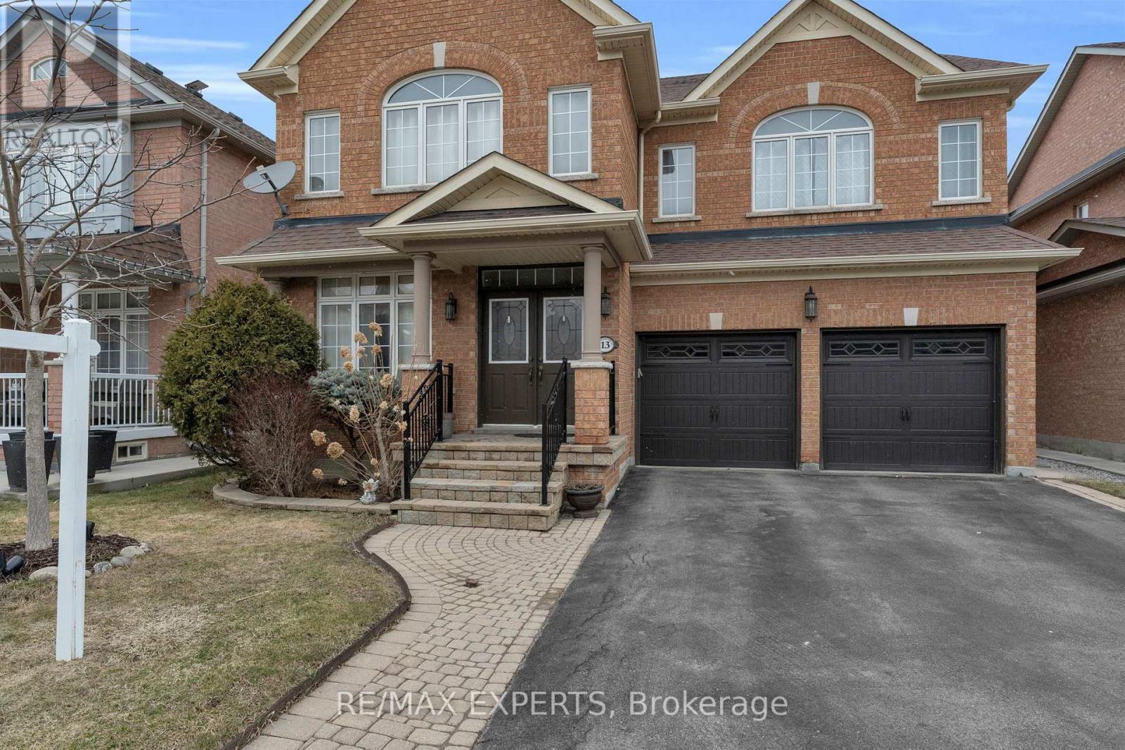 13 Villagewood Street, Brampton (Bram East), Ontario  L6P 2C3 - Photo 3 - W12914064