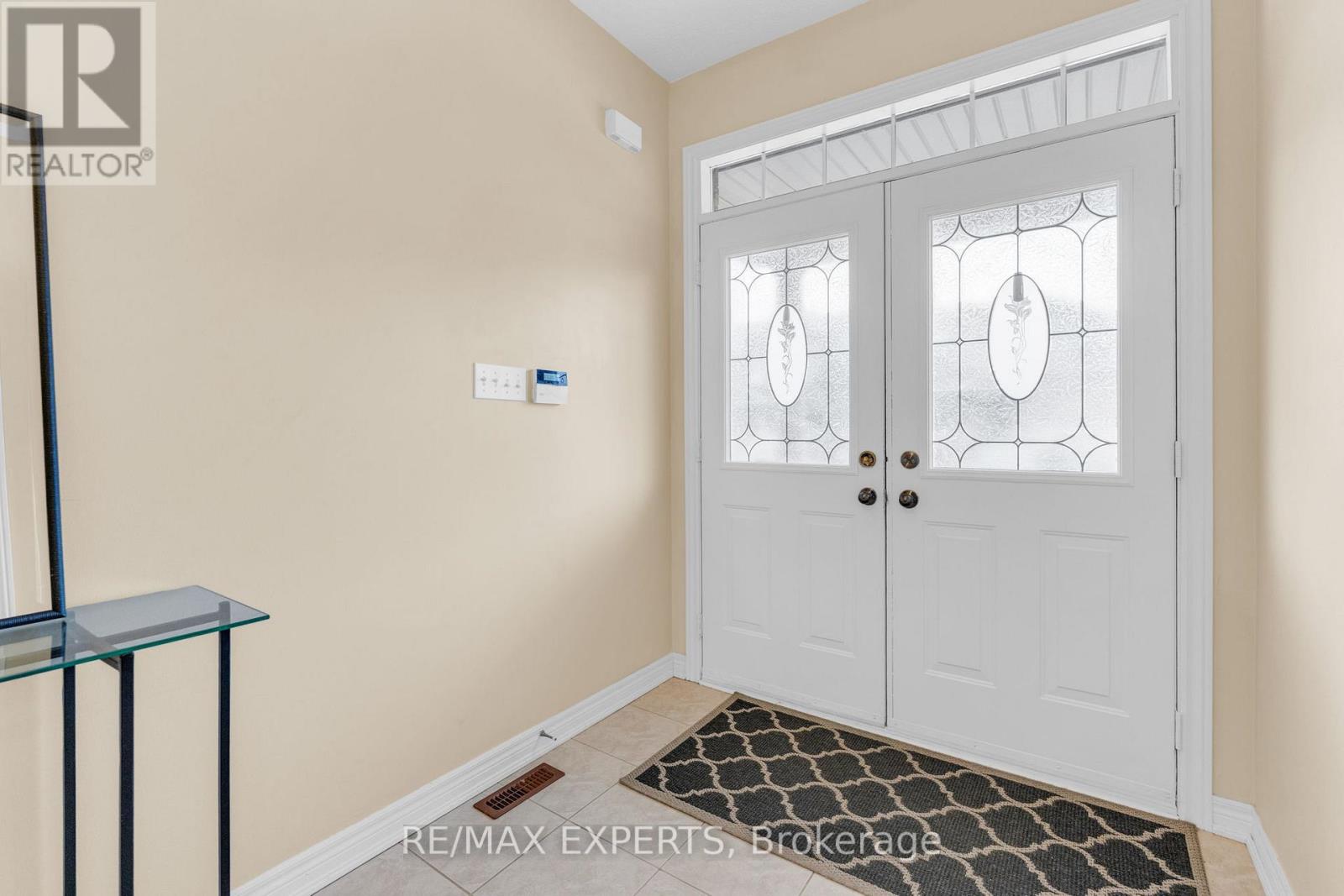 13 Villagewood Street, Brampton (Bram East), Ontario  L6P 2C3 - Photo 4 - W12914064