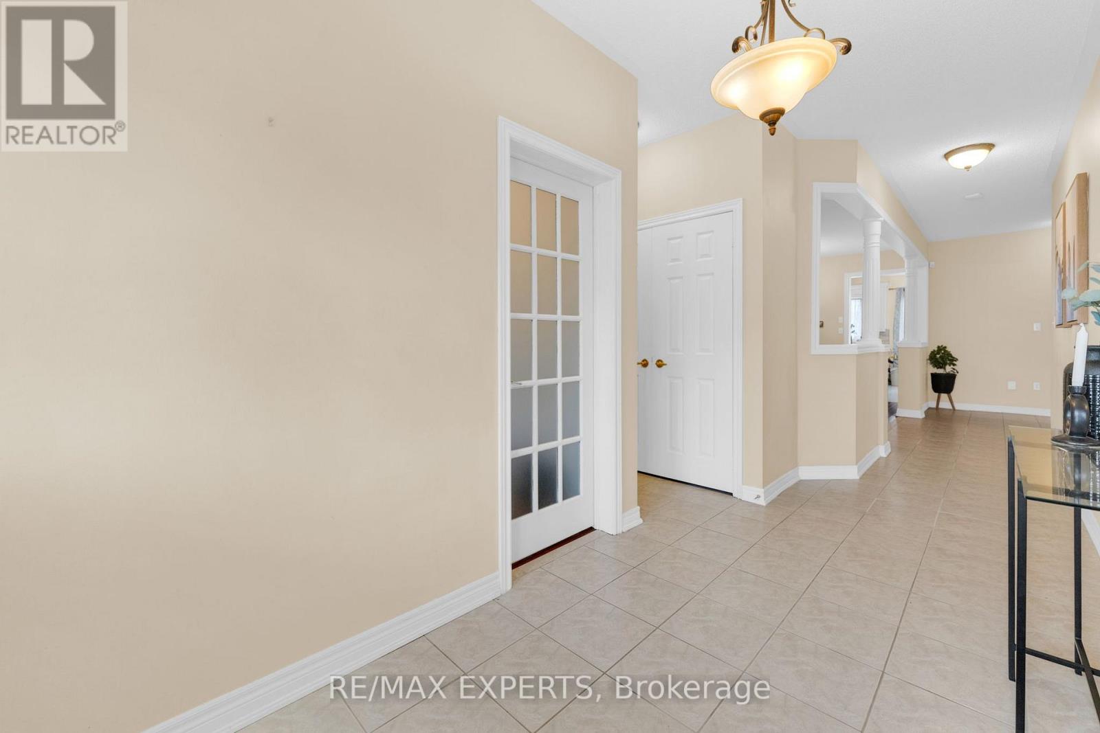 13 Villagewood Street, Brampton (Bram East), Ontario  L6P 2C3 - Photo 5 - W12914064