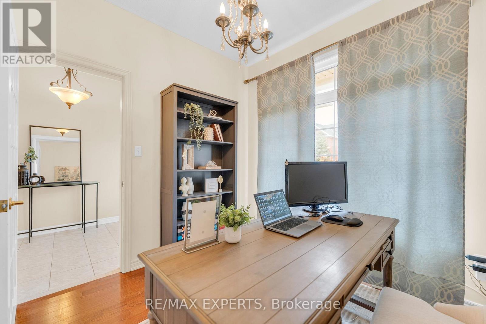 13 Villagewood Street, Brampton (Bram East), Ontario  L6P 2C3 - Photo 7 - W12914064