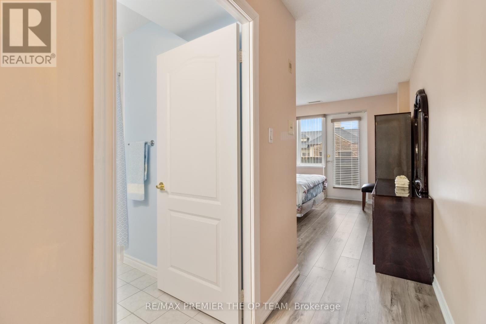 403 - 7 Dayspring Circle, Brampton, Ontario  L6P 1B8 - Photo 10 - W12914144