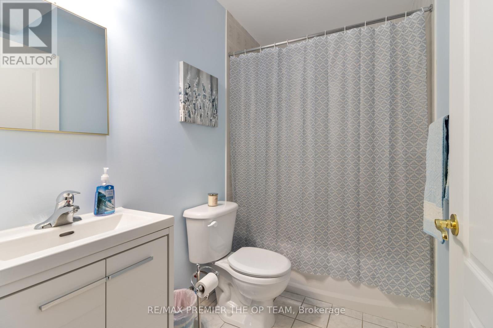 403 - 7 Dayspring Circle, Brampton, Ontario  L6P 1B8 - Photo 11 - W12914144