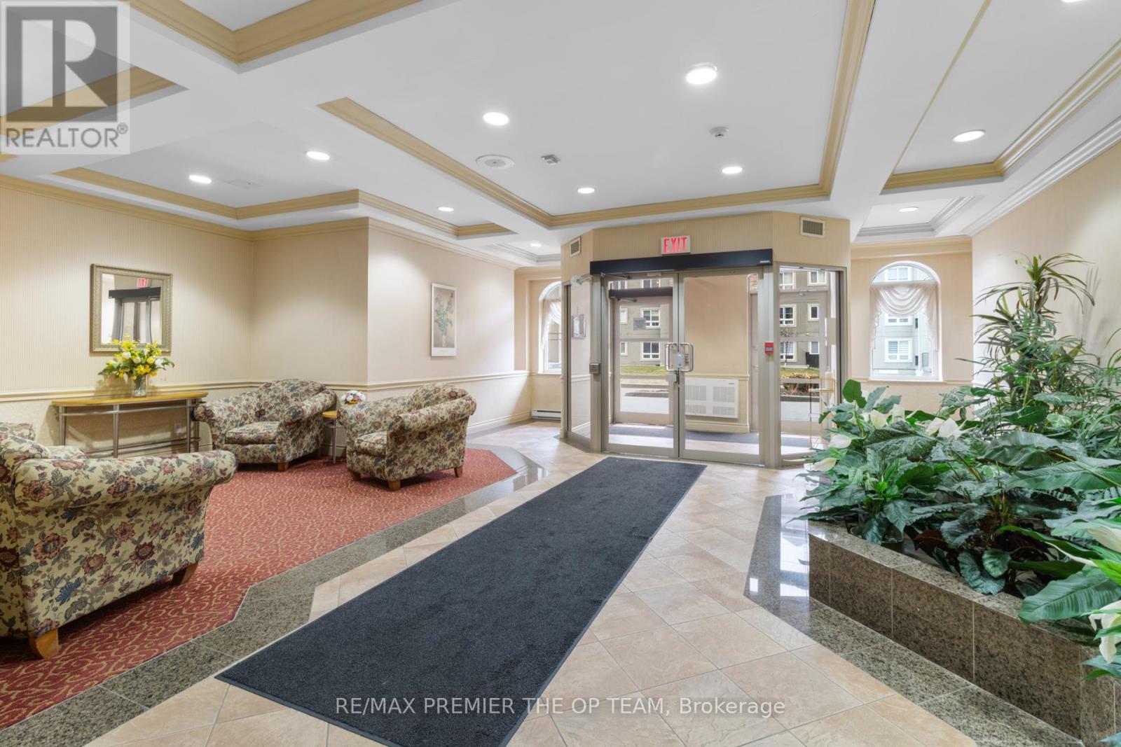 403 - 7 Dayspring Circle, Brampton, Ontario  L6P 1B8 - Photo 5 - W12914144