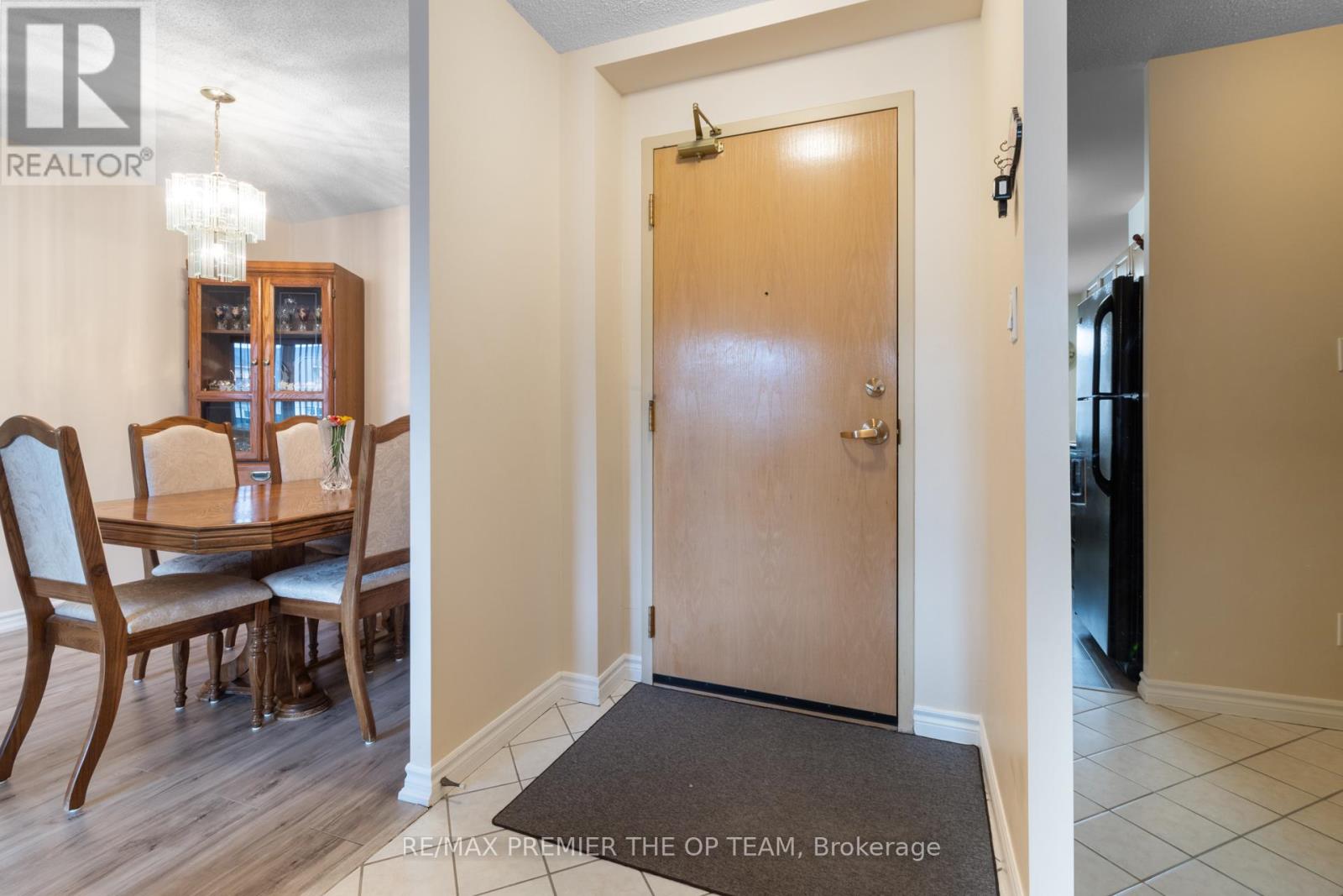 403 - 7 Dayspring Circle, Brampton, Ontario  L6P 1B8 - Photo 7 - W12914144