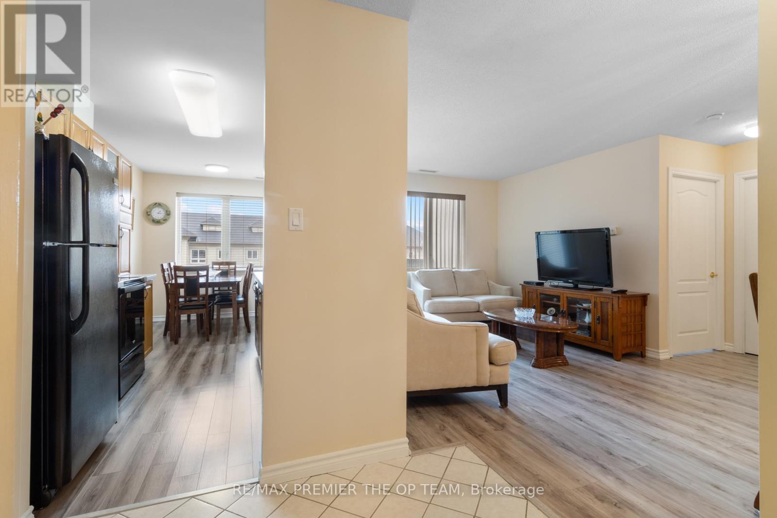 403 - 7 Dayspring Circle, Brampton, Ontario  L6P 1B8 - Photo 8 - W12914144