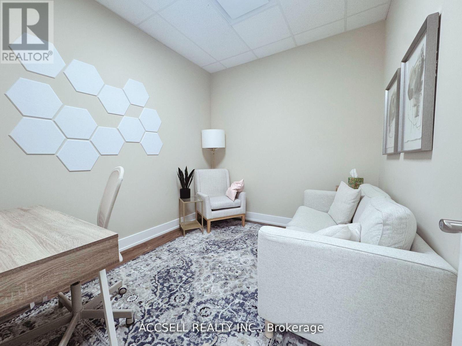 213 - 3485 Rebecca Street, Oakville (Qe Queen Elizabeth), Ontario  L6L 6X9 - Photo 10 - W12914254