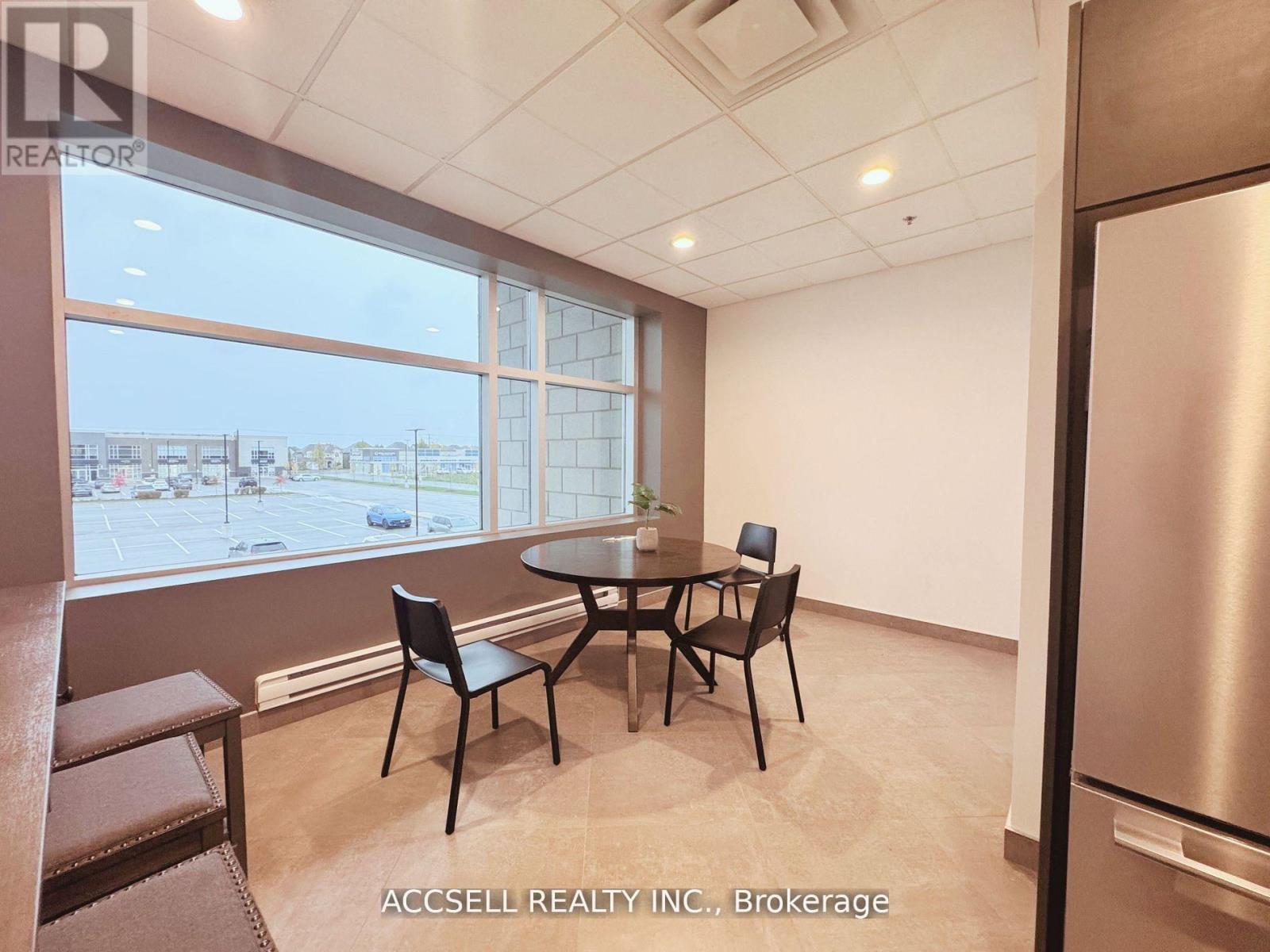 213 - 3485 Rebecca Street, Oakville (Qe Queen Elizabeth), Ontario  L6L 6X9 - Photo 13 - W12914254