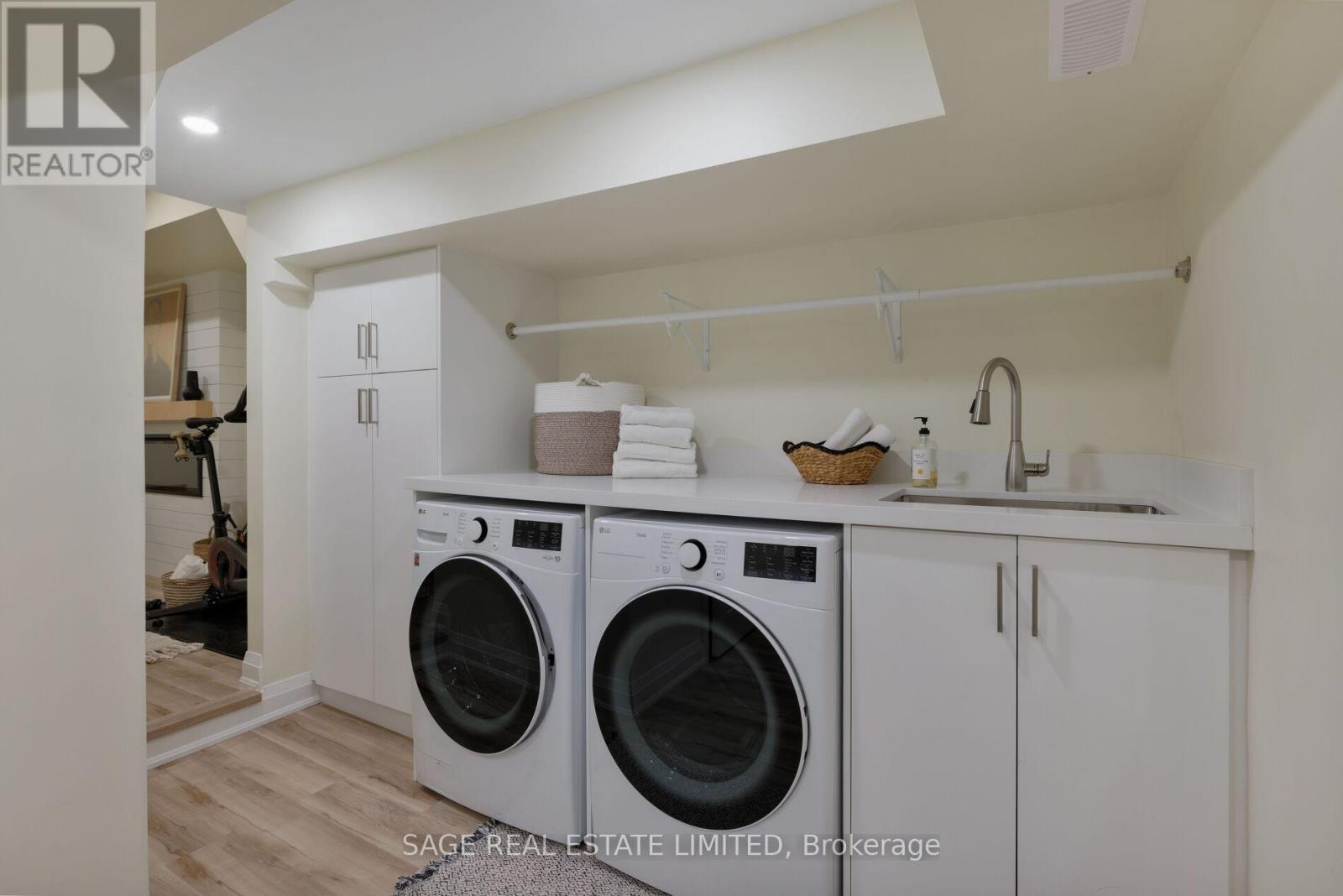 427 Royal York Road, Toronto, Ontario  M8Y 2R8 - Photo 33 - W12914264