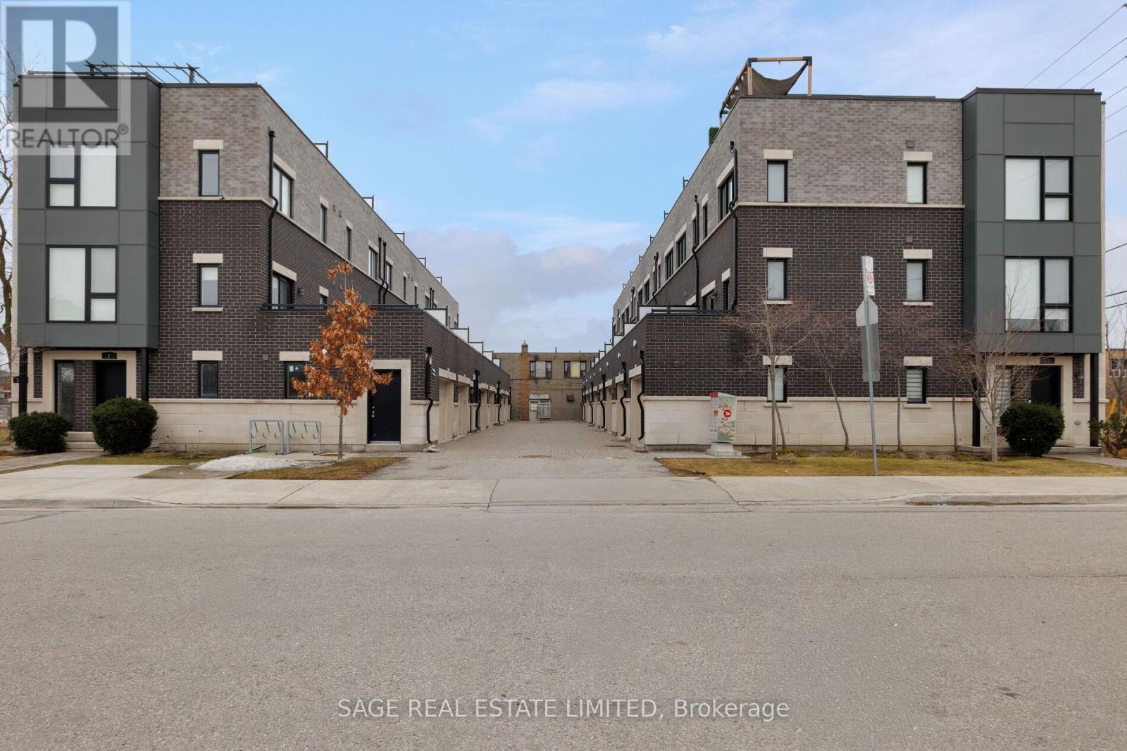 427 Royal York Road, Toronto, Ontario  M8Y 2R8 - Photo 39 - W12914264