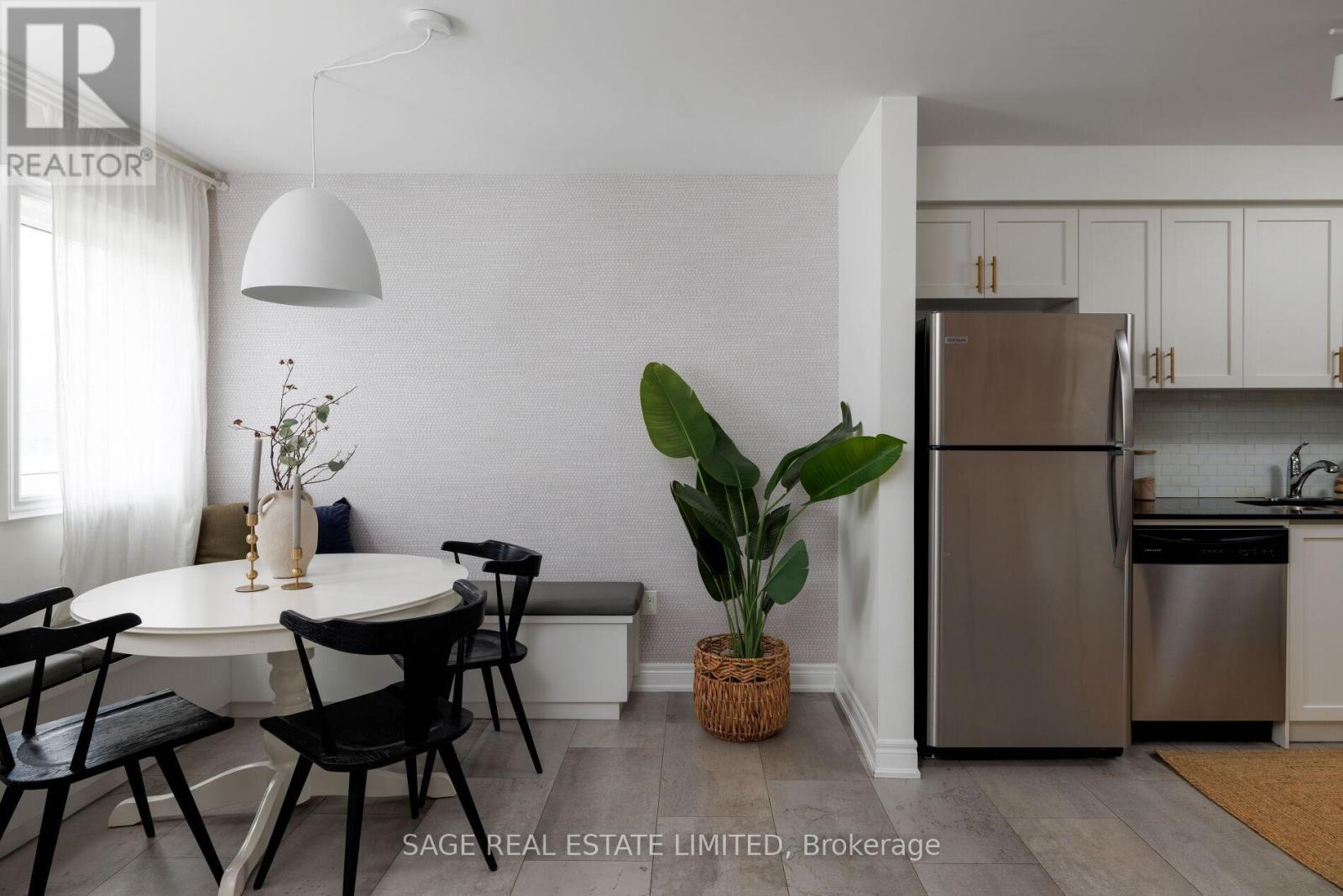 427 Royal York Road, Toronto, Ontario  M8Y 2R8 - Photo 4 - W12914264