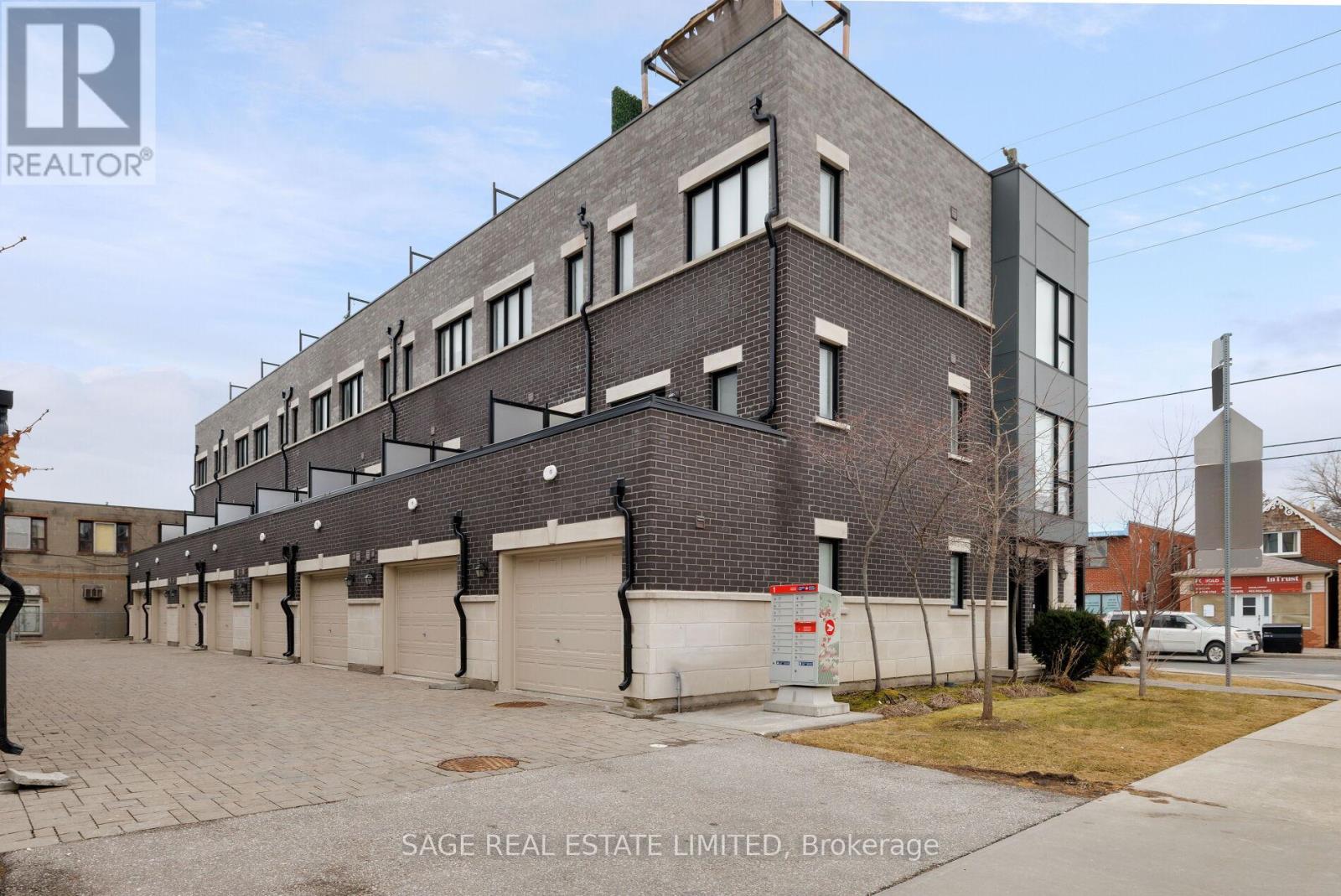 427 Royal York Road, Toronto, Ontario  M8Y 2R8 - Photo 40 - W12914264