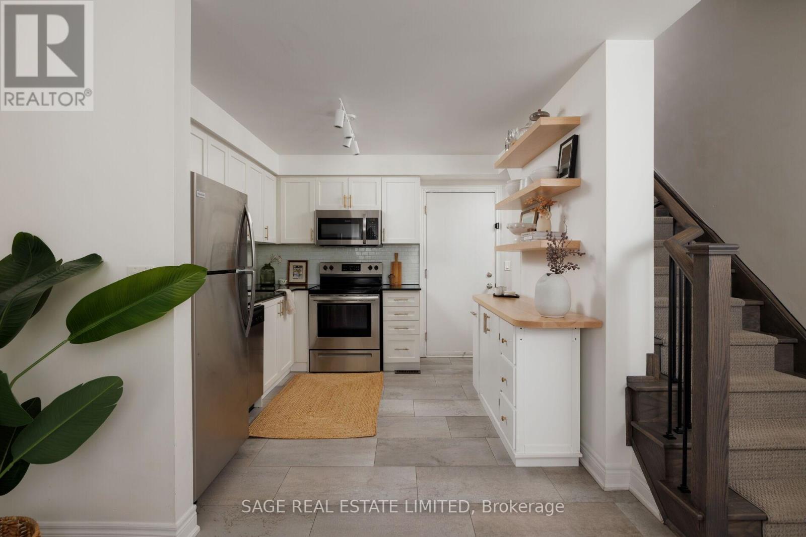 427 Royal York Road, Toronto, Ontario  M8Y 2R8 - Photo 5 - W12914264