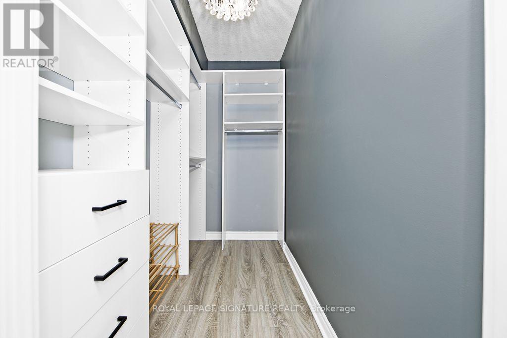 211 - 2091 Hurontario Street, Mississauga (Cooksville), Ontario  L5A 4E6 - Photo 11 - W12914292