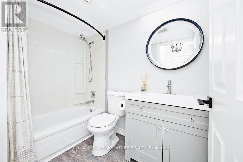 211 - 2091 Hurontario Street, Mississauga (Cooksville), Ontario  L5A 4E6 - Photo 12 - W12914292