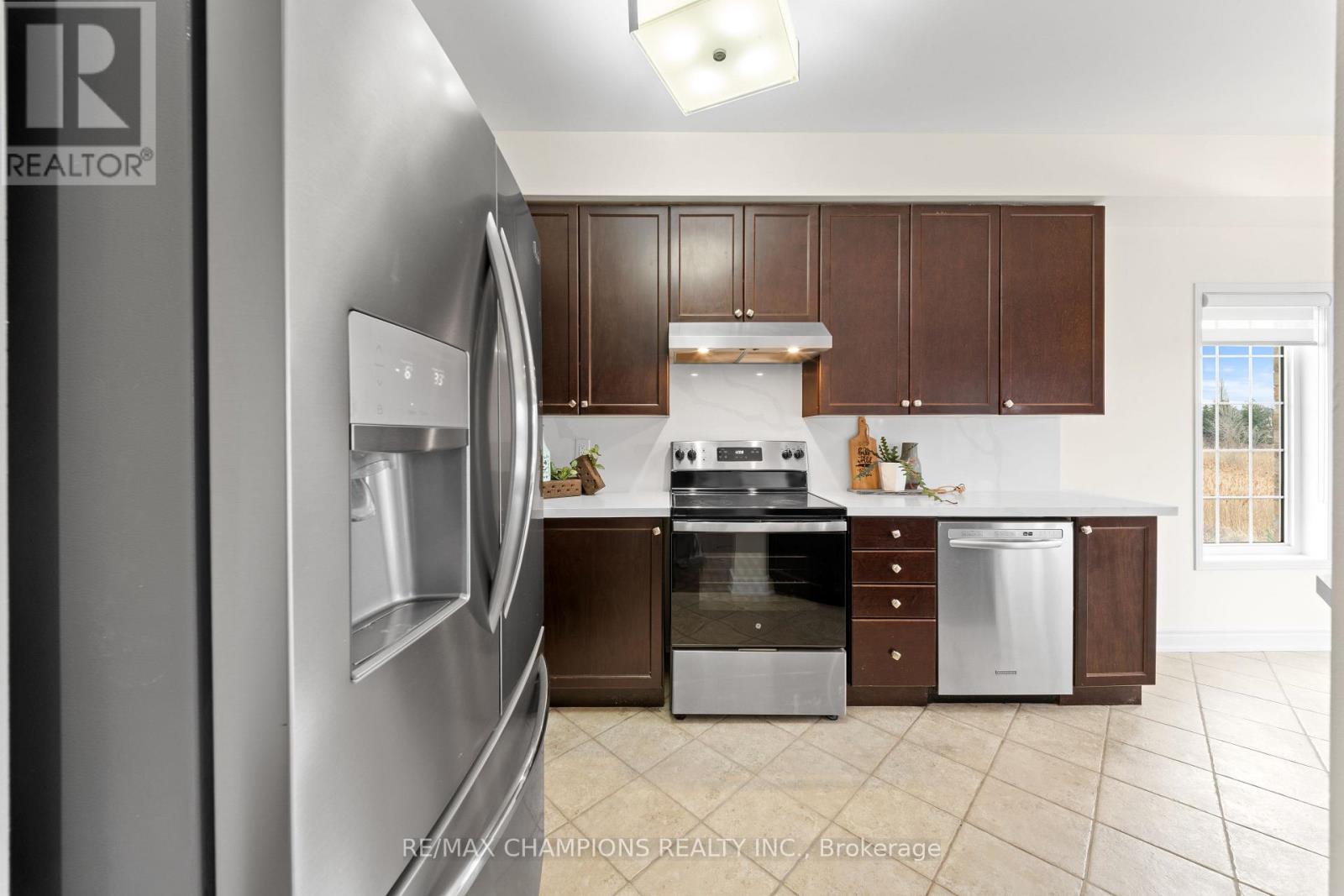 42 Abbotsbury Drive, Brampton (Credit Valley), Ontario  L6X 0S3 - Photo 11 - W12914332