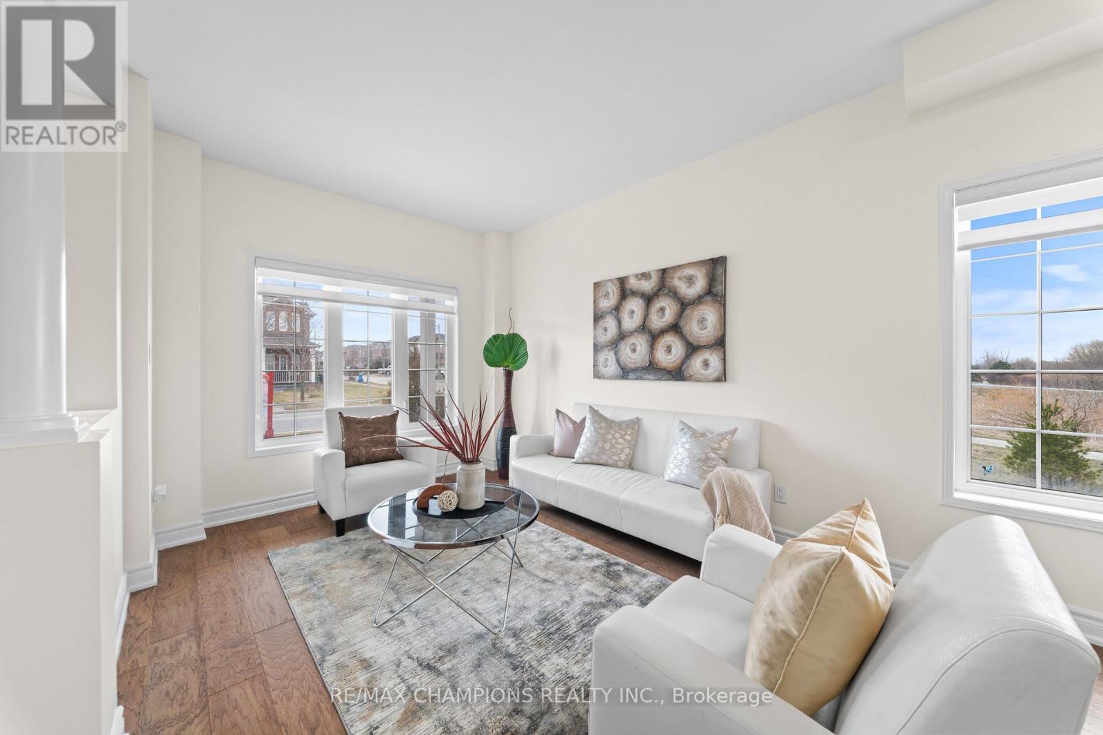 42 Abbotsbury Drive, Brampton (Credit Valley), Ontario  L6X 0S3 - Photo 4 - W12914332