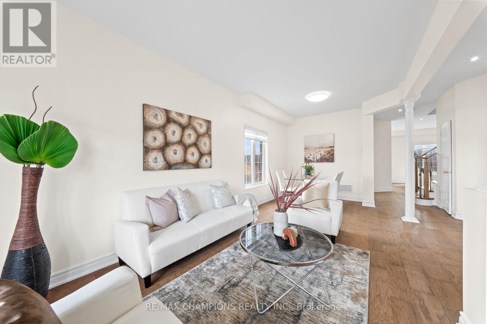 42 Abbotsbury Drive, Brampton (Credit Valley), Ontario  L6X 0S3 - Photo 5 - W12914332