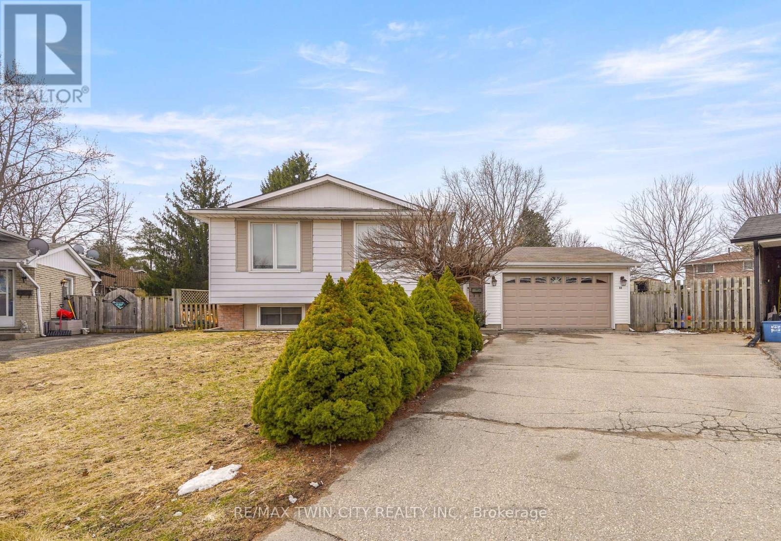 14 Thistledown Drive, Brantford, Ontario  N3R 6R9 - Photo 2 - X12914022