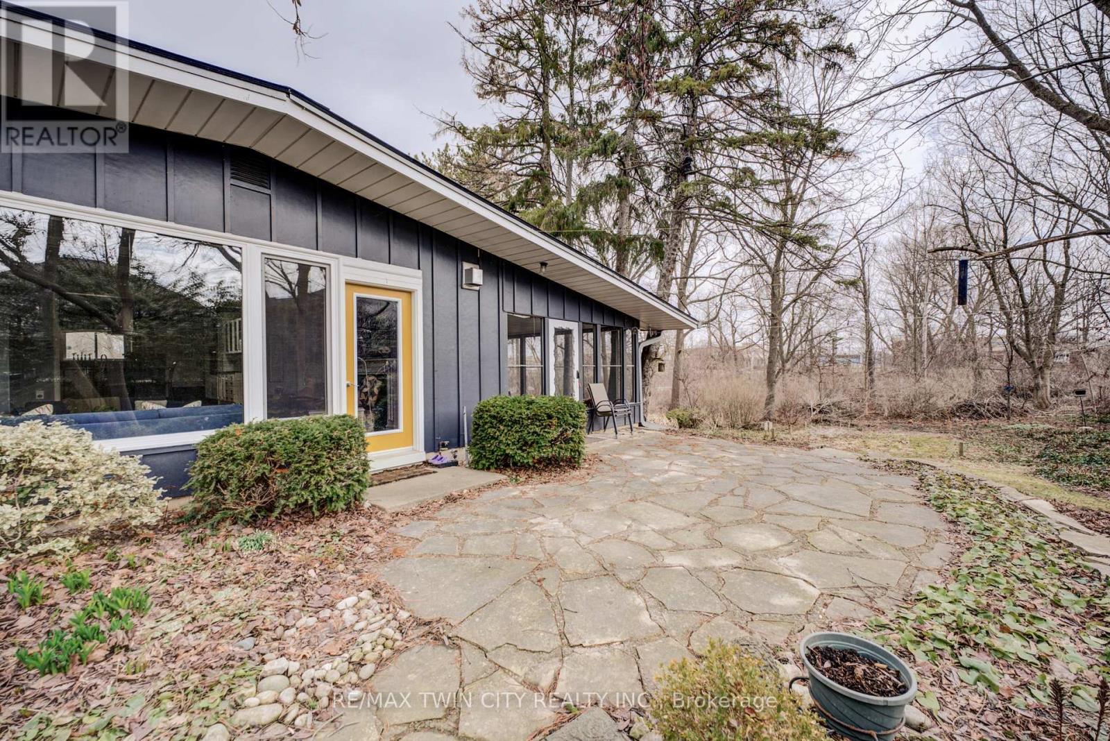 9 Summerhayes Crescent, Brantford, Ontario  N3R 5H9 - Photo 38 - X12914030