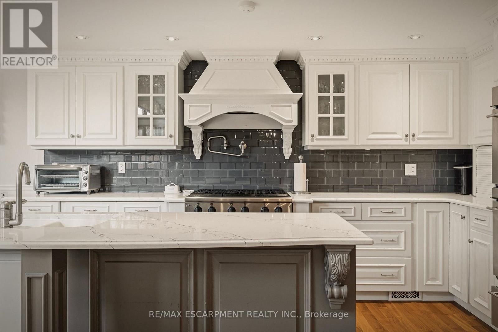 74 Oak Knoll Drive, Hamilton, Ontario  L8S 4C4 - Photo 17 - X12914060