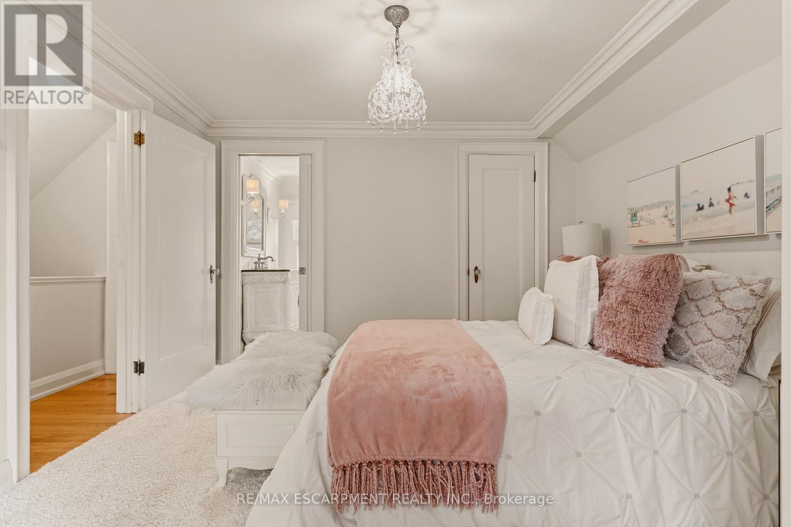 74 Oak Knoll Drive, Hamilton, Ontario  L8S 4C4 - Photo 38 - X12914060