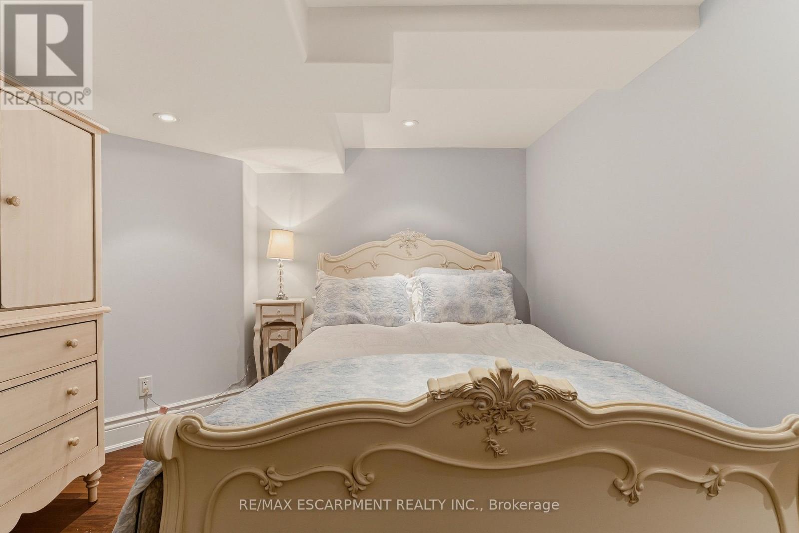 74 Oak Knoll Drive, Hamilton, Ontario  L8S 4C4 - Photo 42 - X12914060