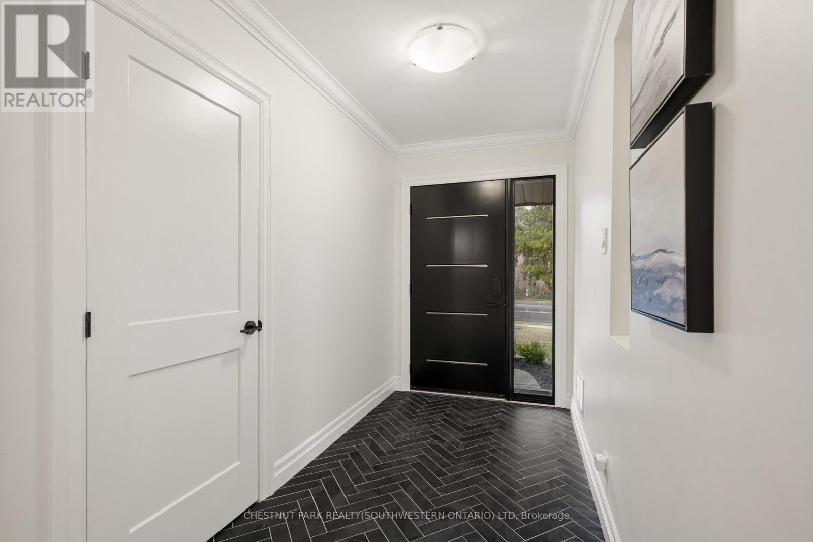 757 Westmount Road W, Kitchener, Ontario  N2M 1S3 - Photo 10 - X12914104