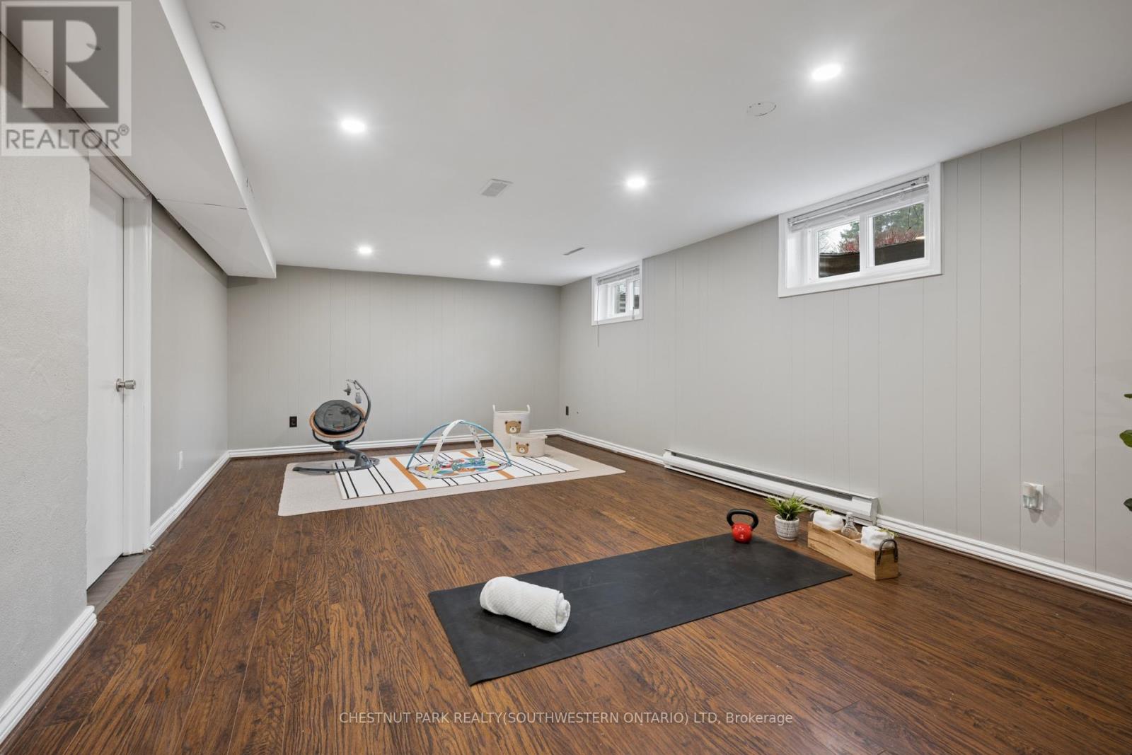 757 Westmount Road W, Kitchener, Ontario  N2M 1S3 - Photo 34 - X12914104