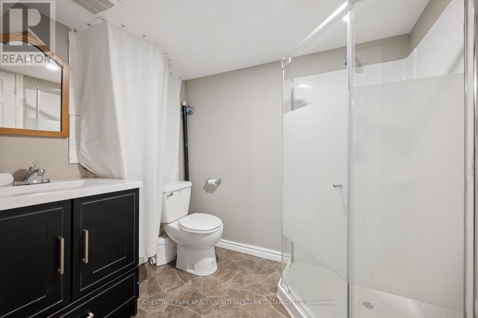 757 Westmount Road W, Kitchener, Ontario  N2M 1S3 - Photo 40 - X12914104