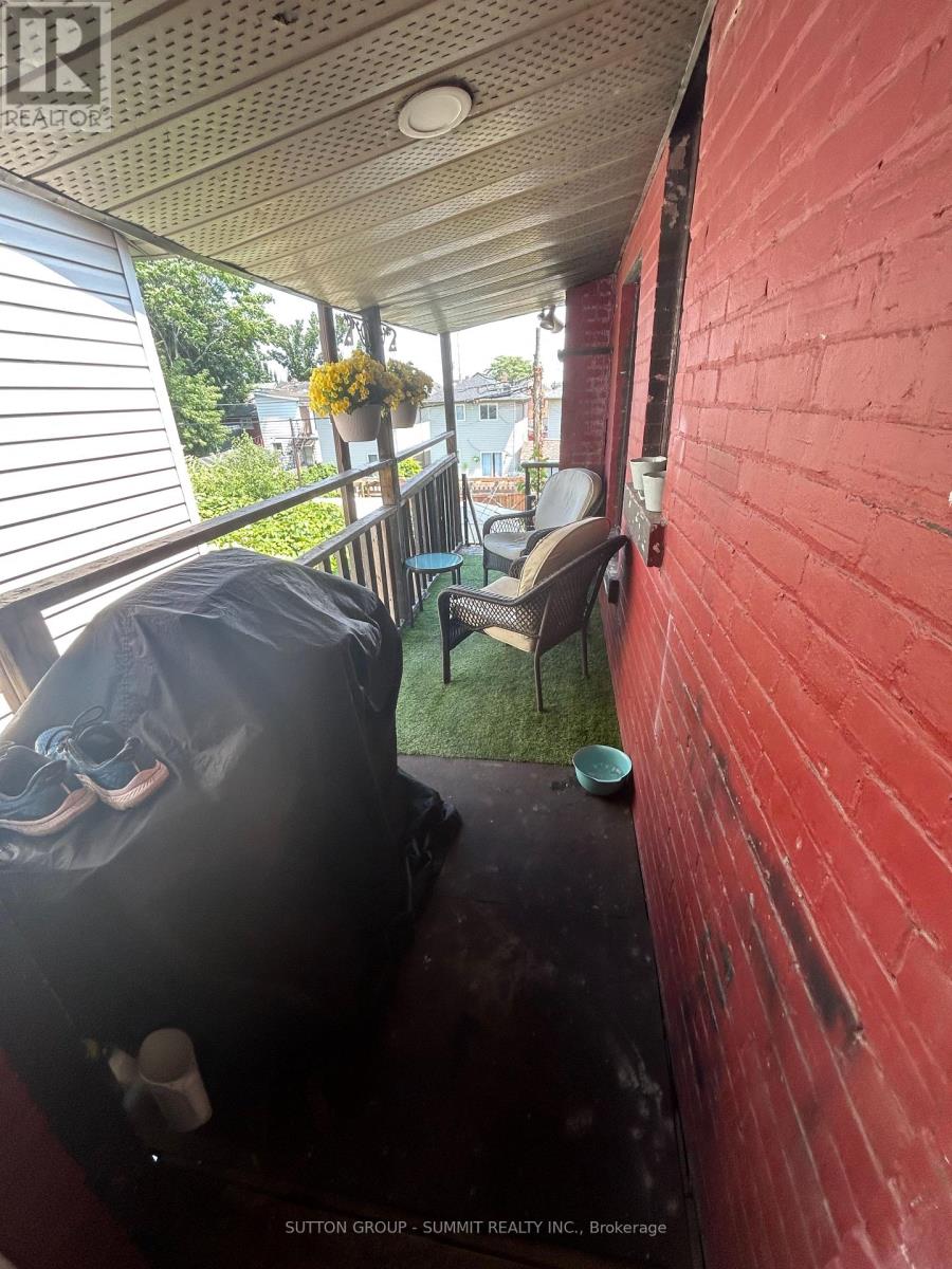 8 St Matthews Avenue, Hamilton (Beasley), Ontario  L8L 5P3 - Photo 2 - X12914124