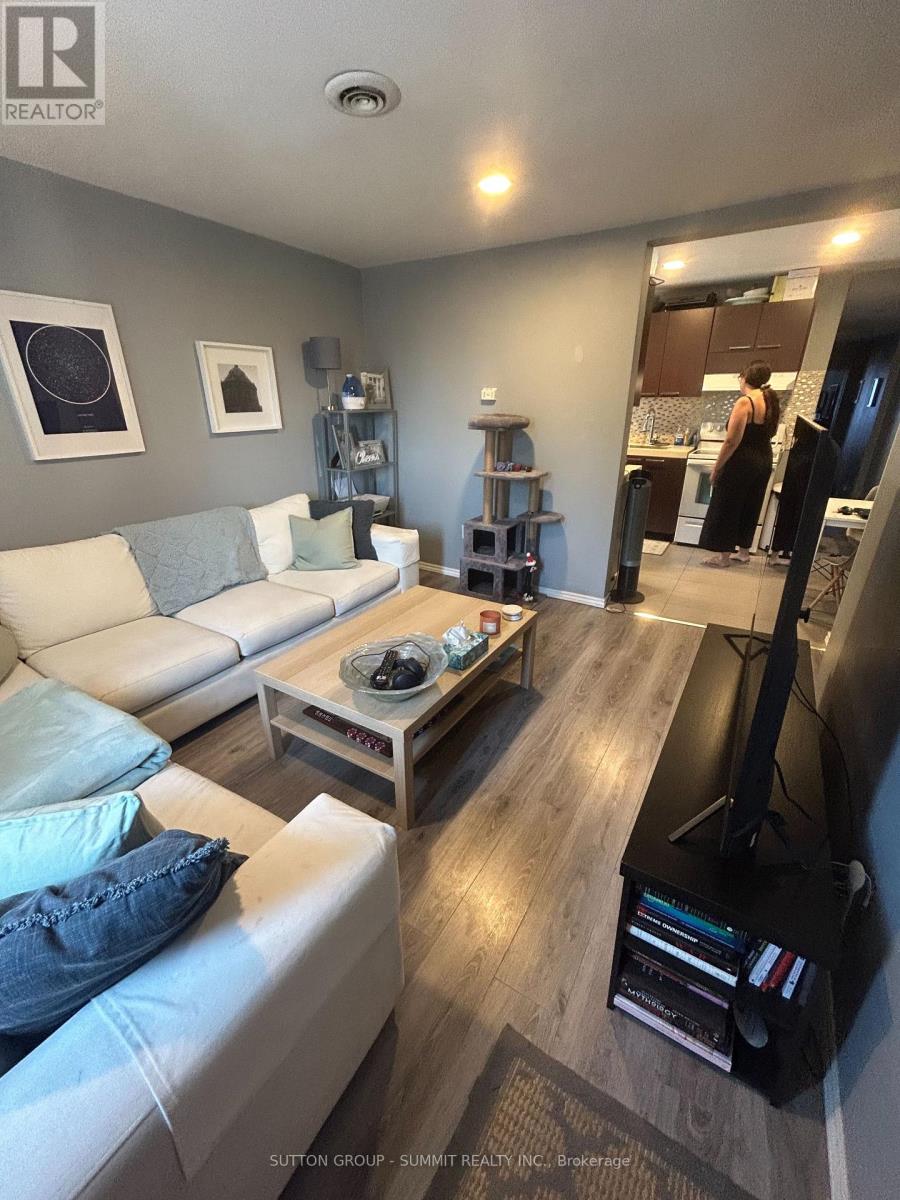 8 St Matthews Avenue, Hamilton (Beasley), Ontario  L8L 5P3 - Photo 3 - X12914124