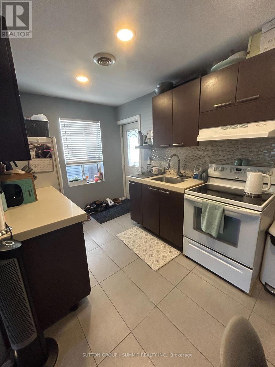 8 St Matthews Avenue, Hamilton (Beasley), Ontario  L8L 5P3 - Photo 4 - X12914124