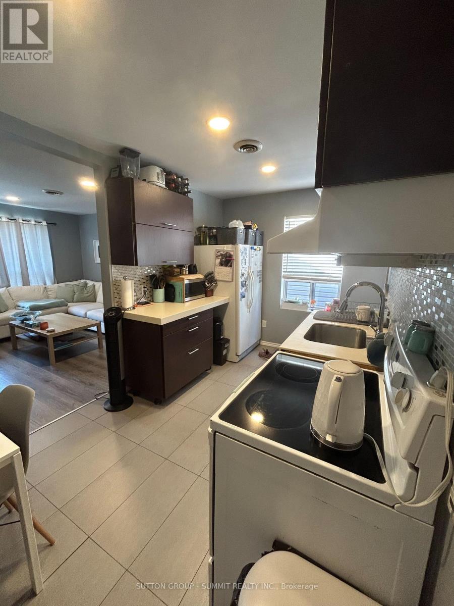 8 St Matthews Avenue, Hamilton (Beasley), Ontario  L8L 5P3 - Photo 5 - X12914124