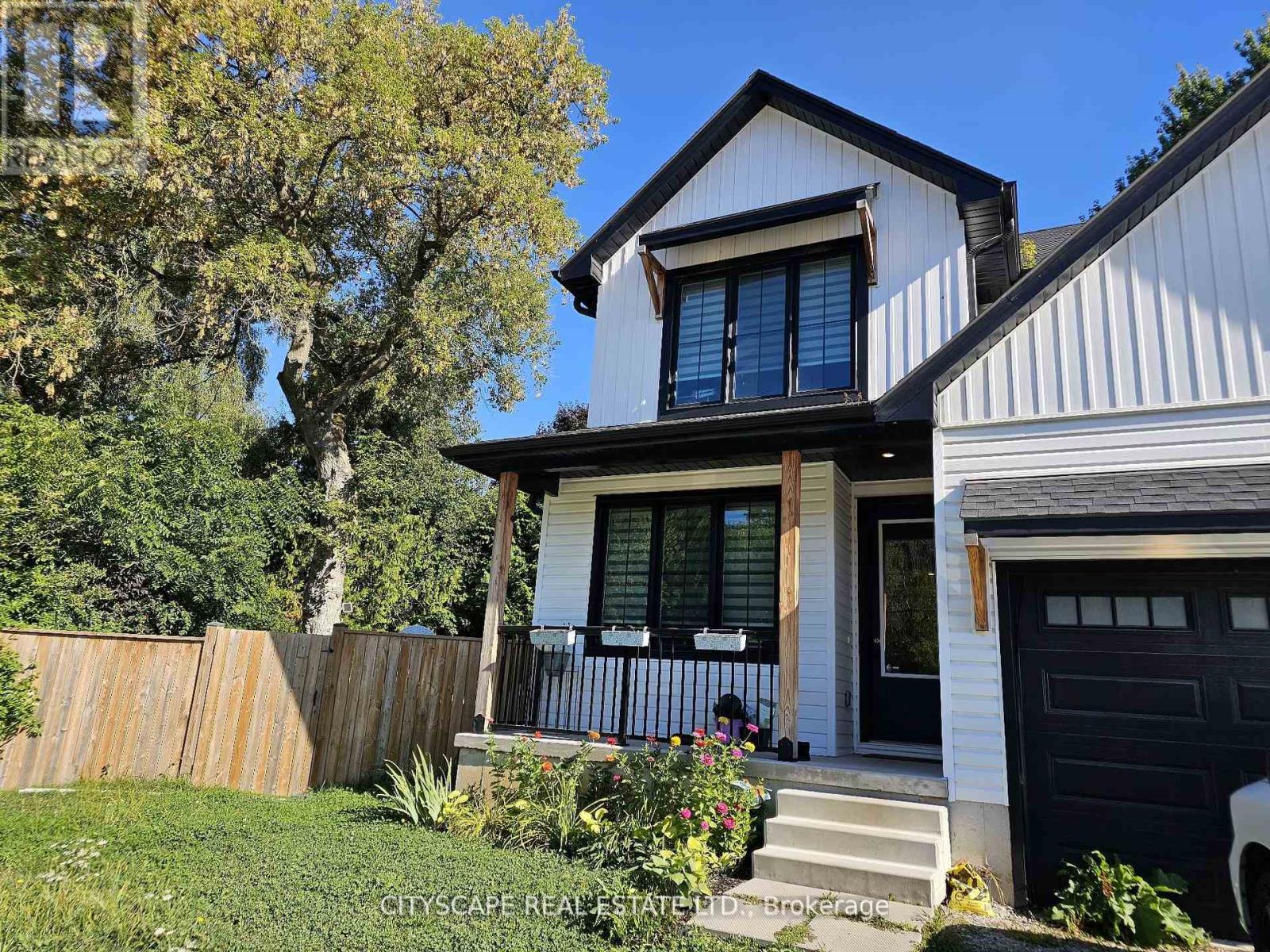 274 Bell Street, Ingersoll (Ingersoll - North), Ontario  M5C 2P3 - Photo 2 - X12914136