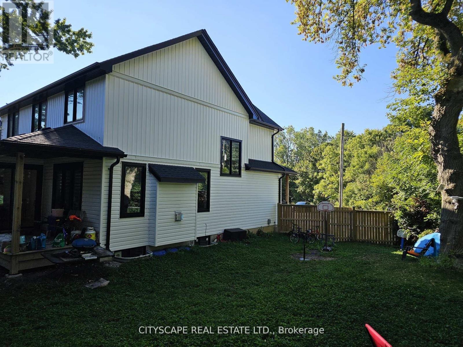 274 Bell Street, Ingersoll (Ingersoll - North), Ontario  M5C 2P3 - Photo 29 - X12914136