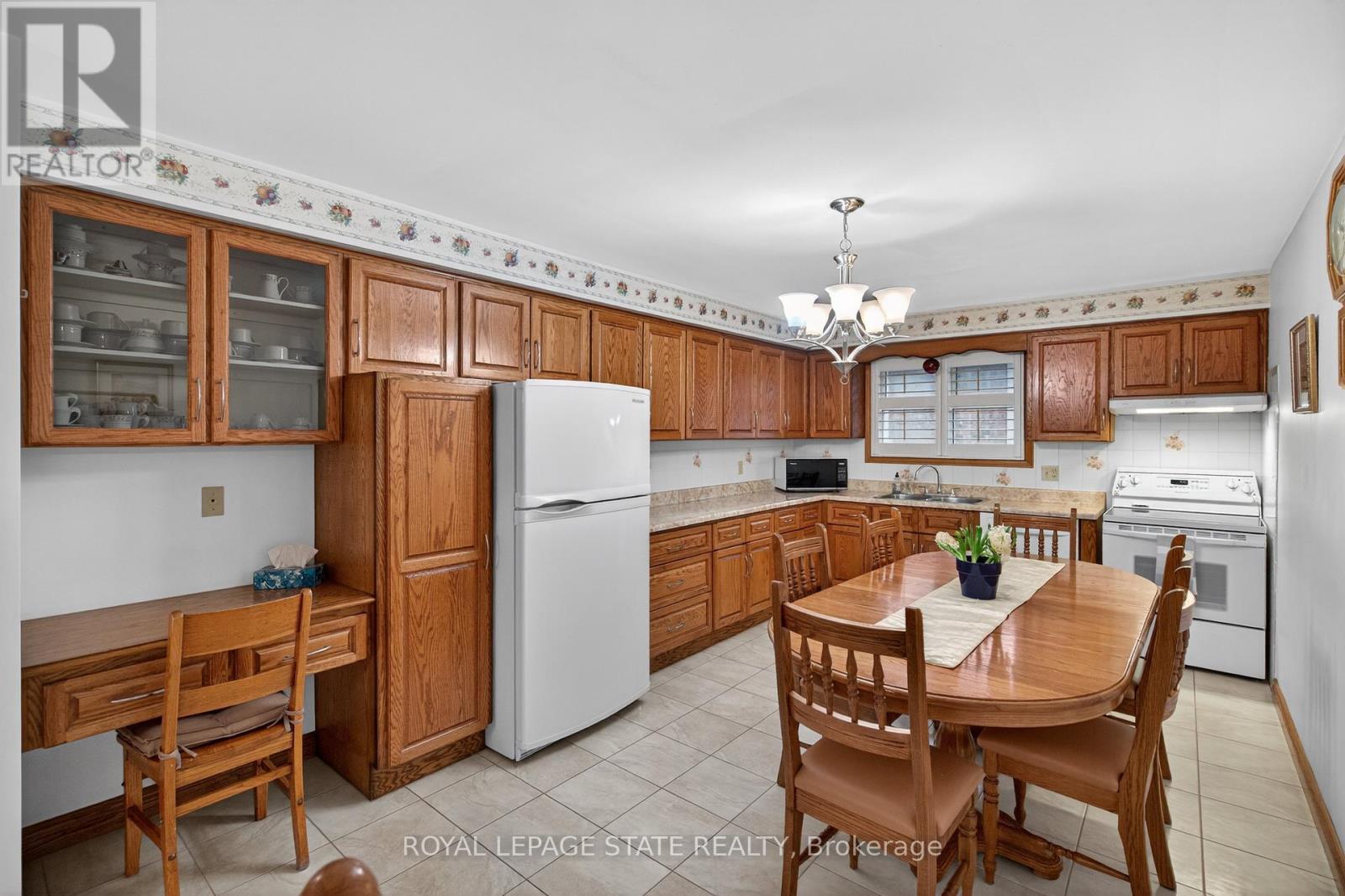 71 Ellington Avenue, Hamilton (Stoney Creek), Ontario  L8E 3T5 - Photo 15 - X12914174