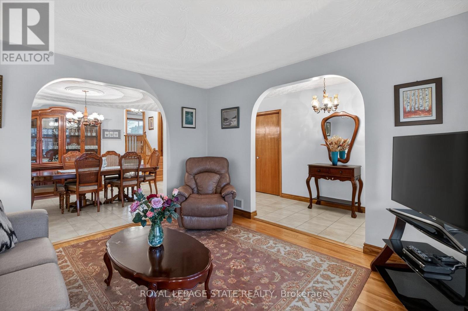 71 Ellington Avenue, Hamilton (Stoney Creek), Ontario  L8E 3T5 - Photo 7 - X12914174