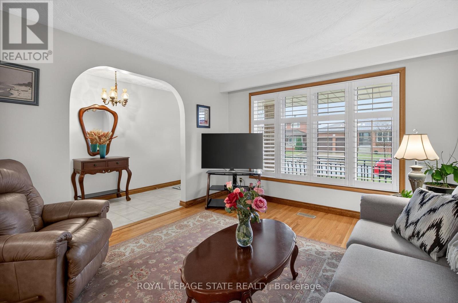 71 Ellington Avenue, Hamilton (Stoney Creek), Ontario  L8E 3T5 - Photo 8 - X12914174