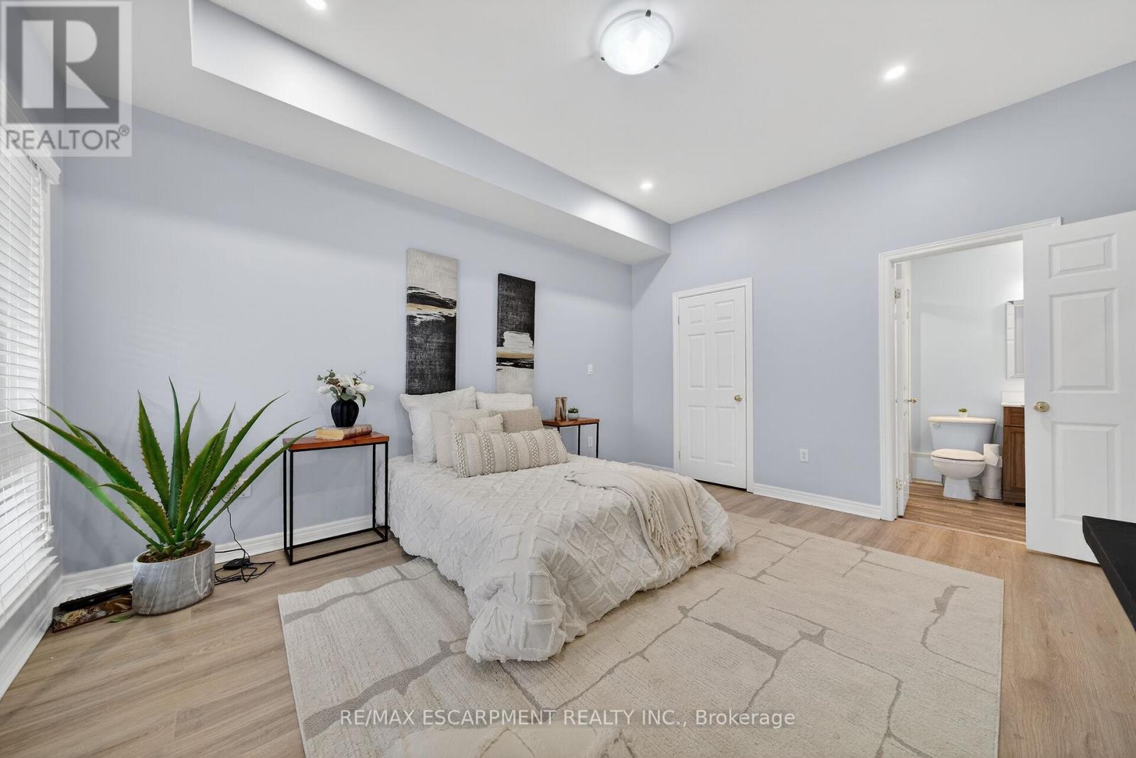 4 - 60 Natalia Avenue, Hamilton (Twenty Place), Ontario  L0R 1W0 - Photo 12 - X12914192