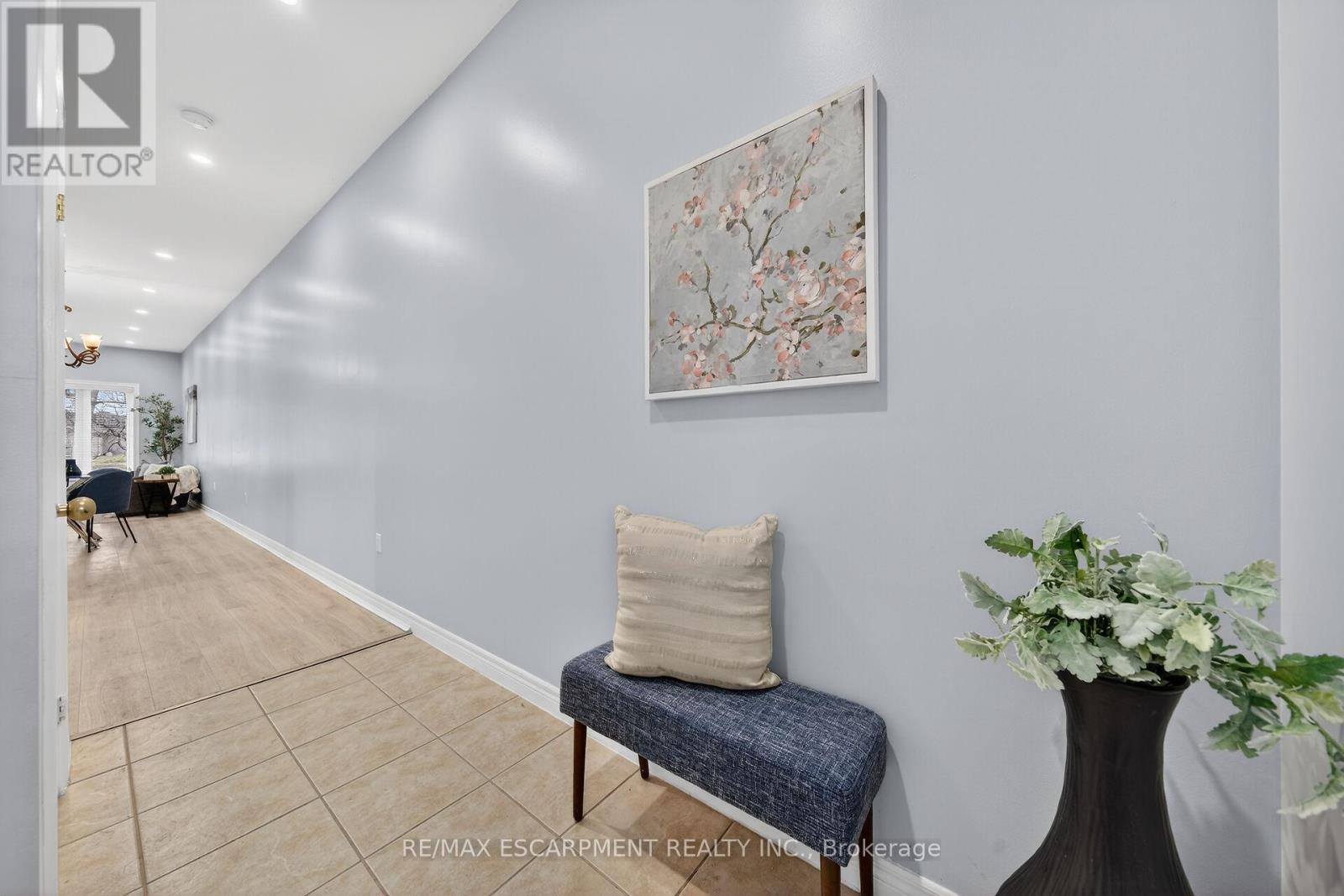 4 - 60 Natalia Avenue, Hamilton (Twenty Place), Ontario  L0R 1W0 - Photo 6 - X12914192