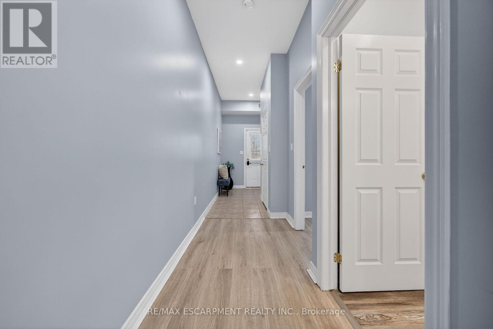 4 - 60 Natalia Avenue, Hamilton (Twenty Place), Ontario  L0R 1W0 - Photo 7 - X12914192