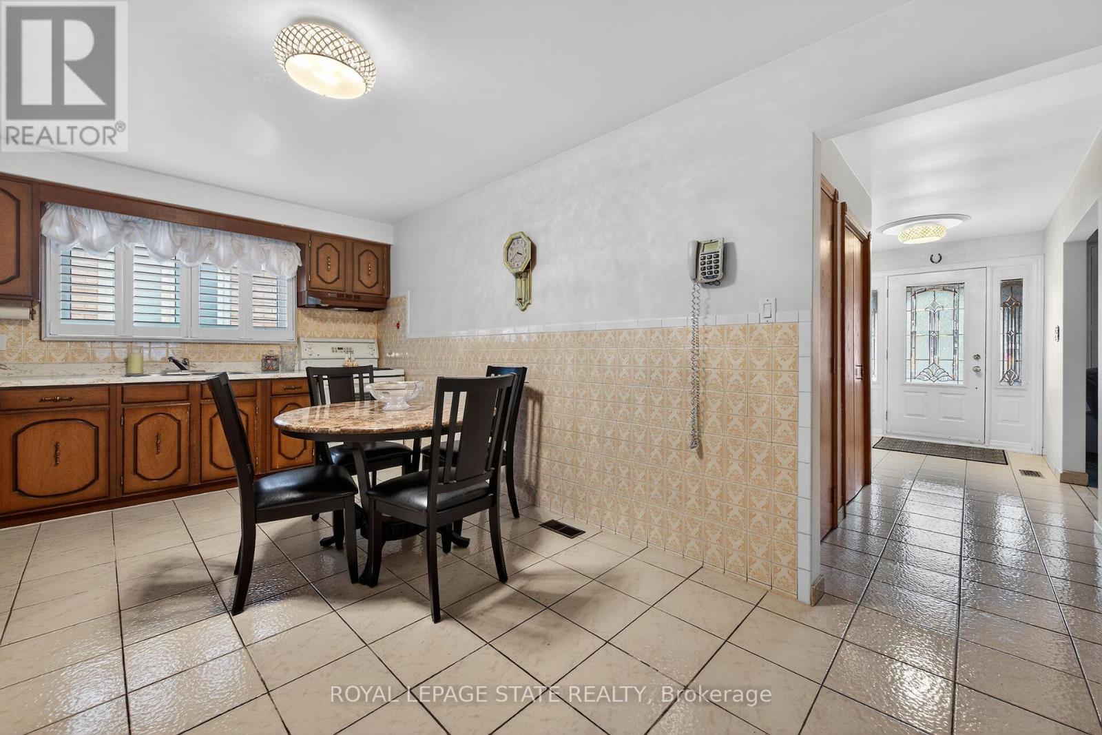 15 Fairington Crescent, Hamilton (Kentley), Ontario  L8E 3N3 - Photo 15 - X12914272