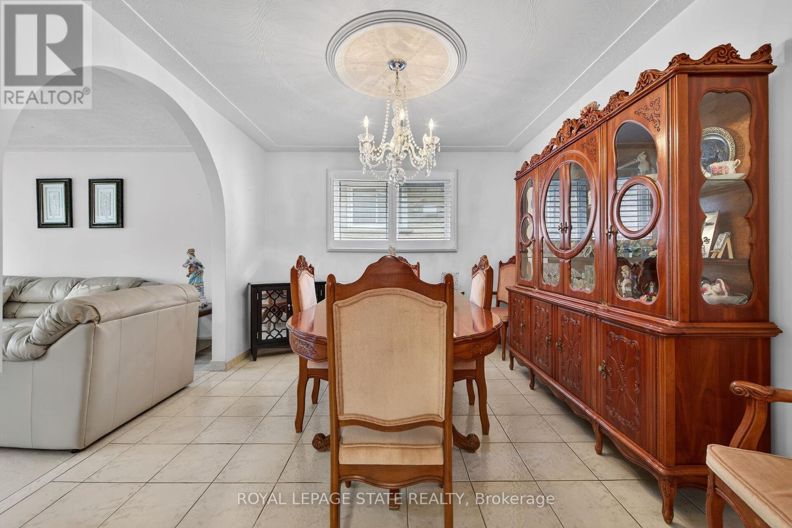 15 Fairington Crescent, Hamilton (Kentley), Ontario  L8E 3N3 - Photo 16 - X12914272