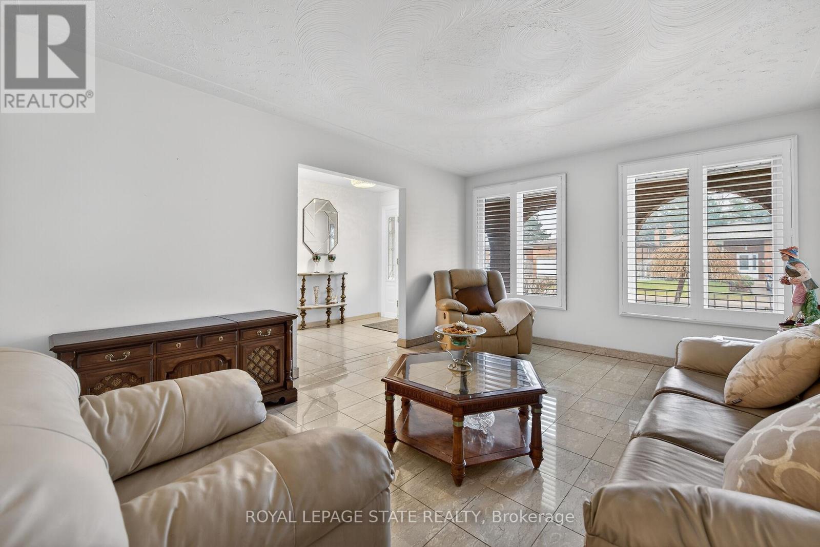 15 Fairington Crescent, Hamilton (Kentley), Ontario  L8E 3N3 - Photo 21 - X12914272